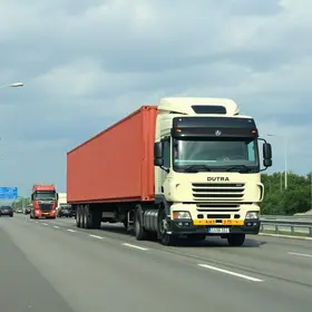 carga superdimensionada